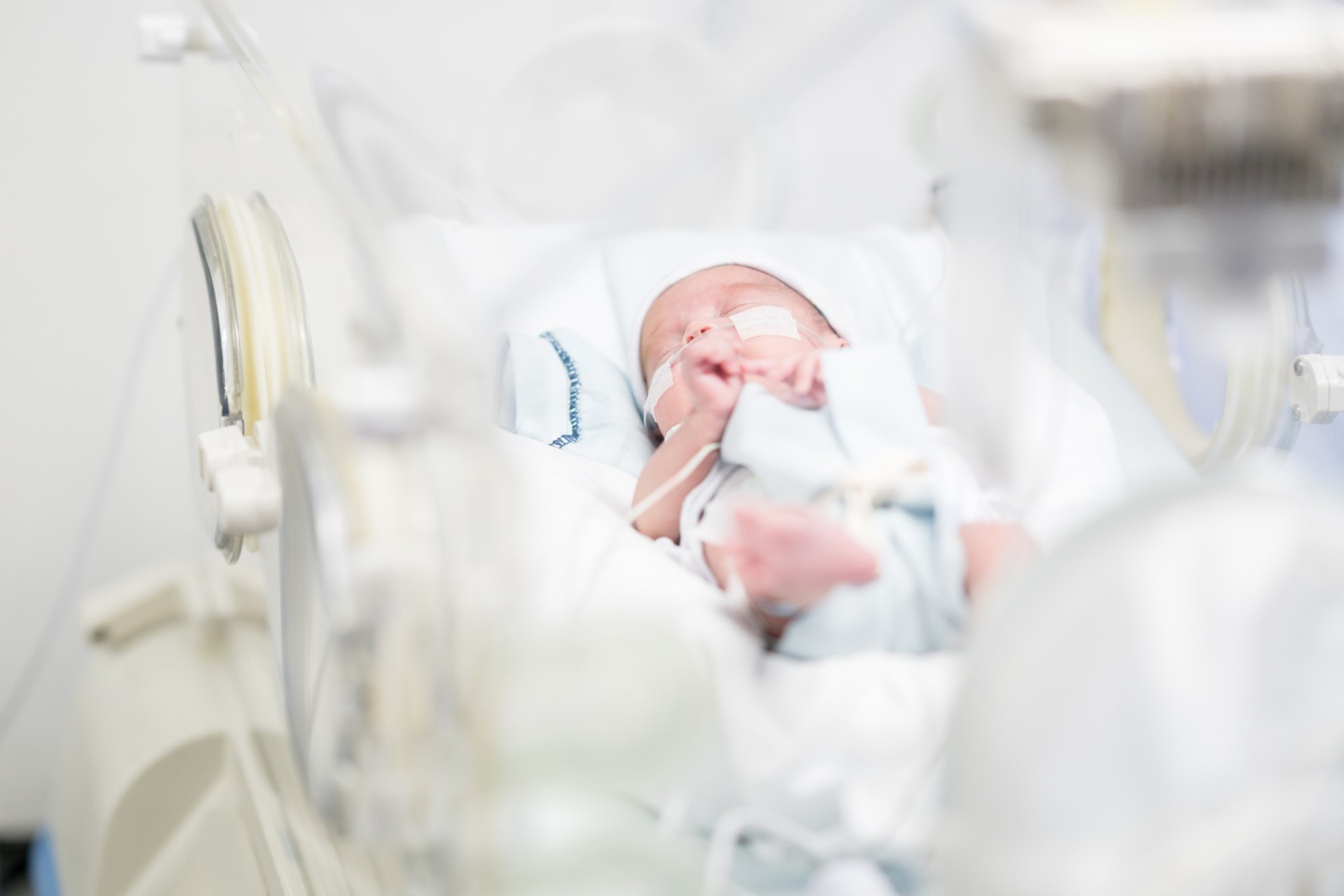 Couveuse - Baby in Couveuse (afstand)